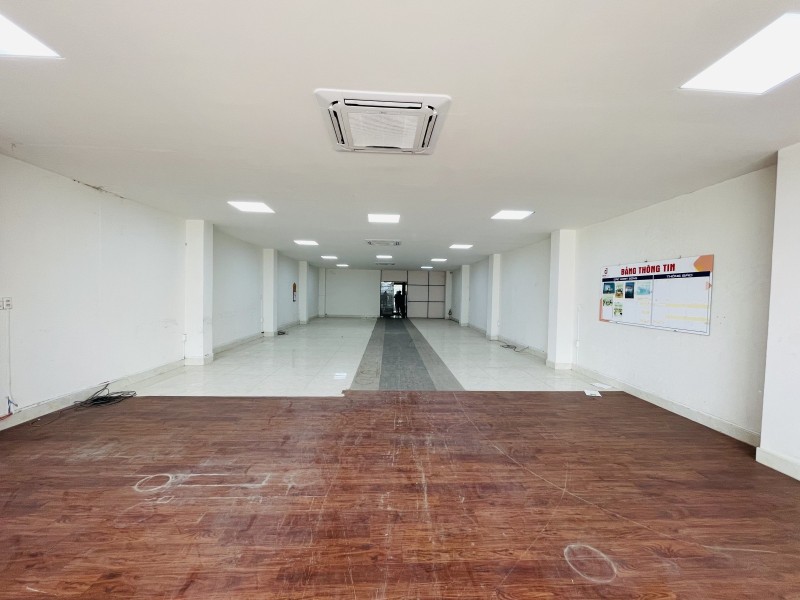 🔥 NHÀ VĂN PHÒNG CÓ THANG MÁY - NHÀ BÈ - 403M2, GIÁ CỰC TỐT - CHỈ 57 TRIỆU/M2