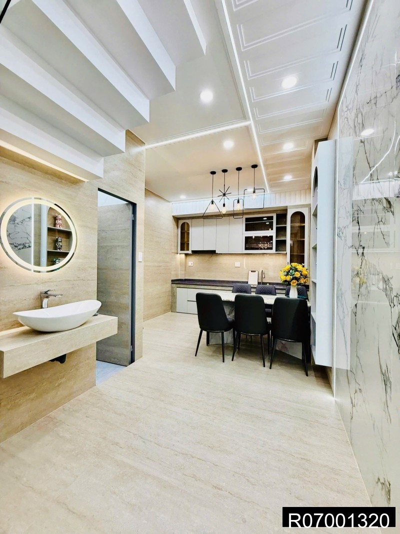 🔥 [QUẬN 7] NHÀ ĐẸP TRUNG TÂM, HẺM XE HƠI SÁT NHÀ, CHỈ 6.9 TỶ